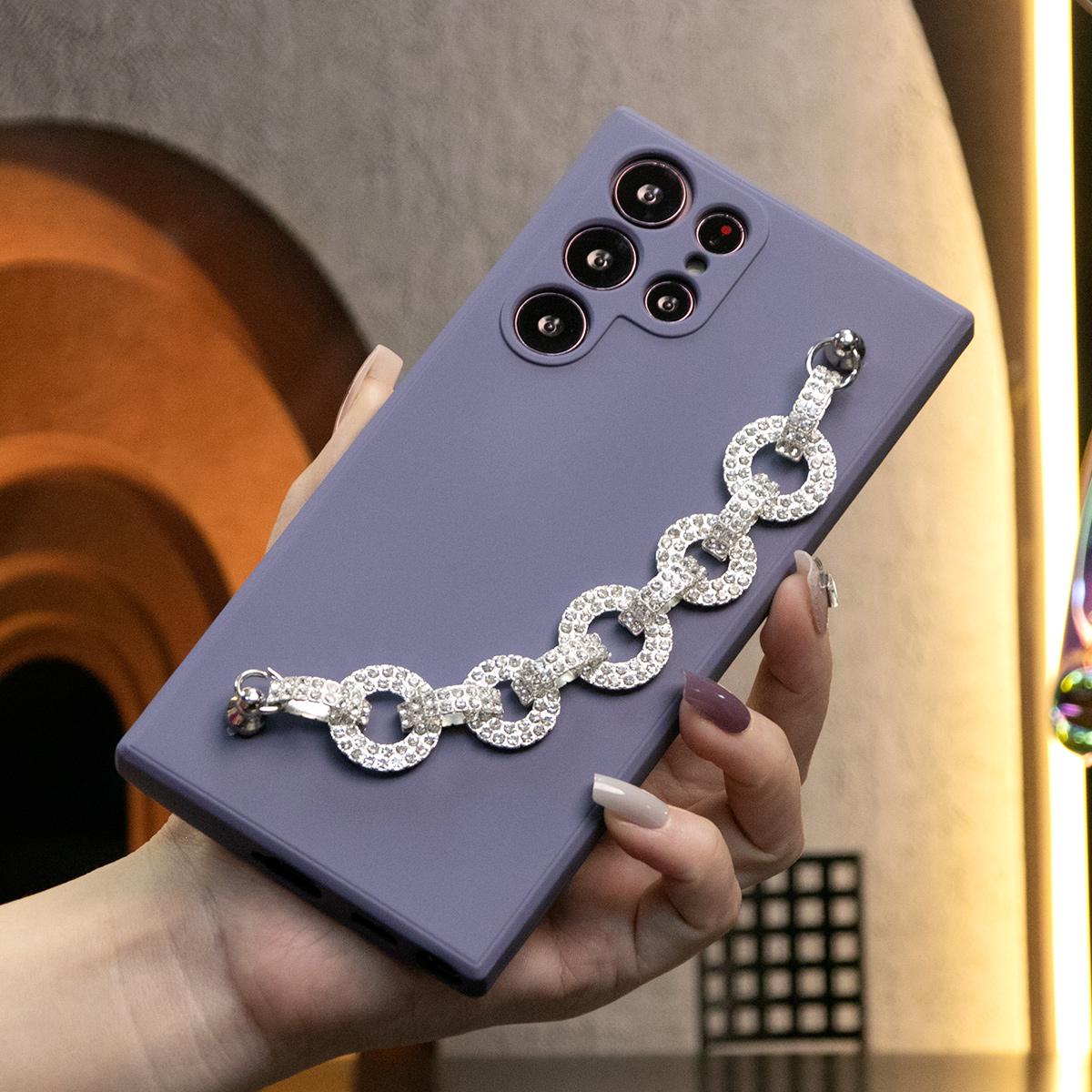 Silicone Matte Phone Case With Diamond Chain For Samsung S24 S23 S22 S21 Ultra Plus S24Plus S24Ultra Camera Protect Soft Cover S23 FE